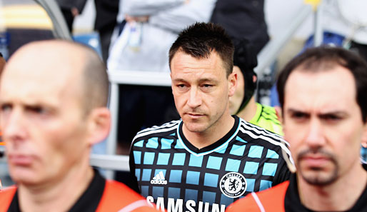 John Terry (M.) soll einen Gegenspieler rassistisch beleidigt haben