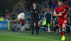 Ole Gunnar Solskjaer (l.) war nur neun Monate Trainer in Cardiff