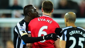 Cisse und Evans trugen eine Meinungsverschiedenheit auf dem Platz aus