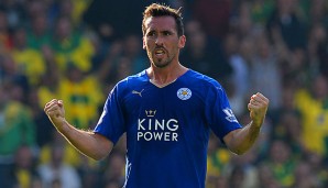 Christian Fuchs führt mit leicester City die Premier League überraschend an