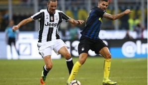 Bonucci (l.) soll offenbar Chelseas Abwehr verstärken