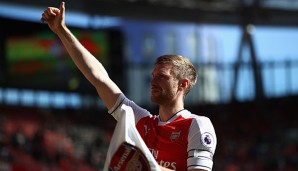 Per Mertesacker wurde bereits in der Liga eingewechselt und feiert jetzt sein Startelf-Comeback