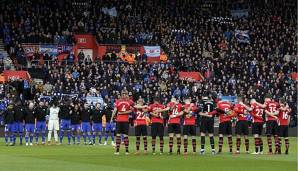 Fans von Cardiff City sorgen mit Flugzeug-Geste für einen Skandal.