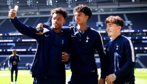 Die U18 der Spurs hatte die große, große Ehre Londons neuesten Fußball-Tempel einzuweihen. Das werden die Jungs wohl nie vergessen.