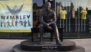 Graham Taylor verstarb am 12. Januar 2017. In Form einer Statue ist er an der Vicarage Raoad aber bis heute präsent.