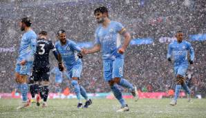 Titelverteidiger Manchester City bleibt dem FC Chelsea in der englischen Premier League auch dank Ilkay Gündogan auf den Fersen.