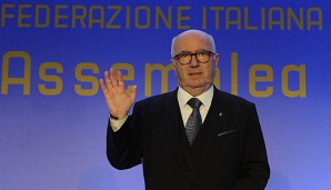 Carlo Tavecchio hat sich bei der Präsidentenwahl knapp durchgesetzt