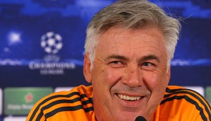 Carlo Ancelotti hat gut lachen. Wer mag es ihm bei seinem Jahressalär verdenken?