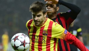 Gerard Pique (l.) gibt den Medien eine Mitschuld an der giftigen Clasico-Atmosphäre