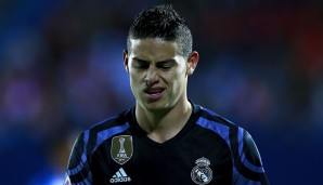 Reals James Rodriguez flucht bei seiner Auswechslung über Zidane