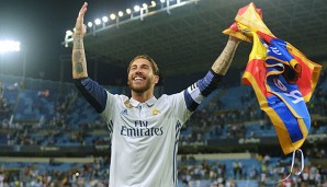 Kapitän Sergio Ramos präsentierte den Fans am Plaza de Cibeles die Trophäe