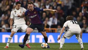 Ivan Rakitic: Relativ ungewohnt für ihn: Rakitic fiel zunächst vor allem mit Härte auf. Er hatte Glück, dass seine Fouls in der 10. und 44. jeweils nicht mit der Gelben Karte geahndet wurden. Nach der Pause spielerisch besser und dominanter. Note: 3.