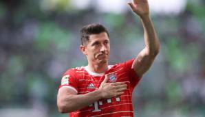 ZUGÄNGE – ROBERT LEWANDOWSKI: Im Mittelpunkt bei Barcelona steht der Angreifer des FC Bayern. Präsident, Sportdirektor, Trainer, Klub-Berater – so ziemlich jeder bei Barca spricht über den Polen. Man will ihn und man will, dass es alle wissen.