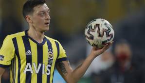 Mesut Özil hat zum ersten Mal von Beginn an für Fenerbahce gespielt - mit Erfolg.