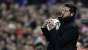 Diego Simeone wird aufgrund seines Ballwurfs für drei Spiele gesperrt