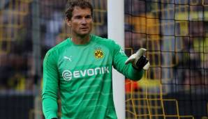 Jens Lehmann fotografiert beim Abschiedsspiel von Roman Weidenfeller im September in Dortmund.