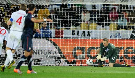 Englands Torhüter Robert Green leistete sich einen katastrophalen Fehler, der zum Ausgleich führte