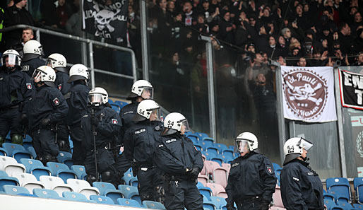 Insgesamt 2000 Polizisten waren rund um das Nordderby im Einsatz