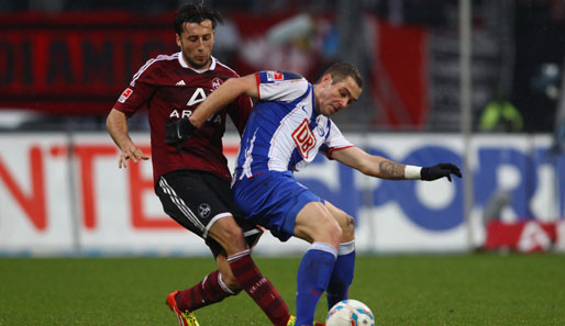 Dominic Maroh (l.) heuert zur kommenden Saison beim 1. FC Köln an