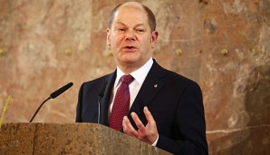 Olaf Scholz wünscht dem HSV und St. Pauli den Klassenerhalt