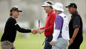 Bernhard Langer (l.) hatte einen guten Start in das Turnier in Newport Beach