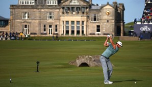 Dustin Johnson erspielte sich mit dem Birdie an der 18 die alleinige Führung