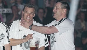 Für Alfred Gislason (r.) war es die sechste Meisterschaft als Trainer