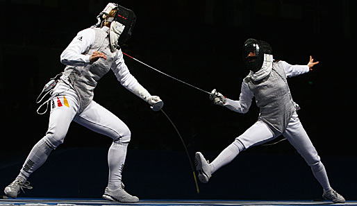 Anja Schache (l.) müssen sich bei der Fecht-EM in Sheffield mit dem Duell um Bronze begnügen