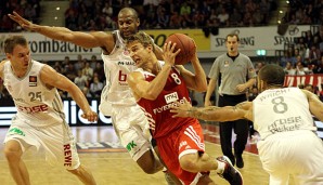 Die Bayern gehen mit Schaffartzik (M.) in ihre erste Euroleague-Saison, Bamberg ist erfahrener