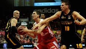 Nihad Djedovic (M.) und die Bayern haben in den Playoffs in jeder Serie Heimvorteil