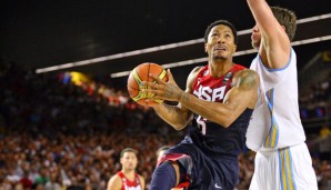 Derrick Rose (l.) steht mit den USA im Achtelfinale der Basketball WM