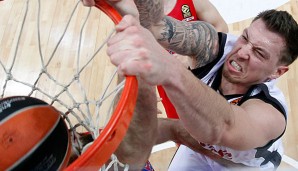 Daniel Theis spielte im Pokal-Finale gegen die Bayern groß auf