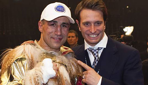 Kalle Sauerland (r.) hält an Arthur Abraham fest. Dieser habe lediglich "falsche Prioritäten" gesetzt