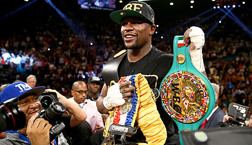 Floyd Mayweather besiegte Saul Alvarez in Las Vegas nach Punkten