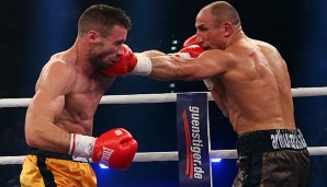 Arthur Abraham (r.) entschied das Duell mit Giovanni de Carolis klar für sich