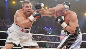 Denis Boytsov (l.) verließ den Ring im Gerry Weber Stadion als Sieger