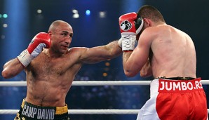 Arthur Abraham (l.) geht dem WM-Kampf gegen den Engländer Paul Smith selbstbewusst entgegen