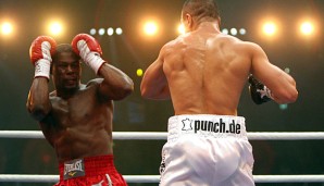 Jermain Taylor (l.) hat sich zum IBF-Weltmeister gekrönt