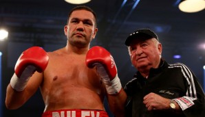 Kubrat Pulev (l.) stimmt schon auf den Kampf gegen Dereck Chisora ein