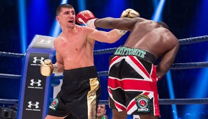 Marco Huck brach sich im Kampf gegen Dimitro Kutscher die Hand