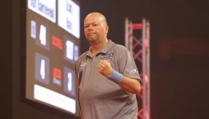 Raymond van Barneveld hat sich in einem Krimi durchgesetzt