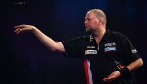 Raymond van Barneveld fuhr zum Auftakt der WM einen ungefährdeten Sieg ein