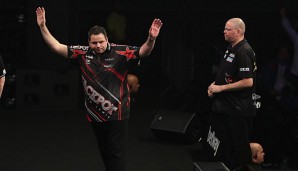 Adrian Lewis hat einen 9-Darter geworfen