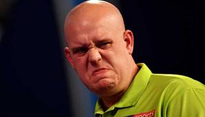 Michael van Gerwen verlor überraschend sein zweites Gruppenspiel gegen Jonny Clayton.