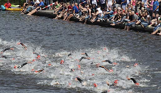 Bei Sonnenschein fanden sich viele Zuschauer beim Triathlon in Hamburg ein