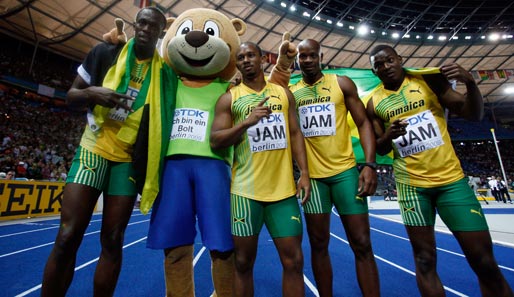 Steve Mullings (r.) gewann bei der WM in Berlin mit der jamaikanischen Staffel die Goldmedaille