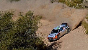 Hayden Paddon profitiert von dem Unglück von Jari-Matti Latvala