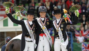 Charlotte Dujardin (m,) war zu stark, doch die beiden Deutschen waren glücklich mit Platz zwei und drei