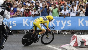 Christopher Froome sichert sich das Gelbe Trikot durch eine starke Zeitfahr-Leistung