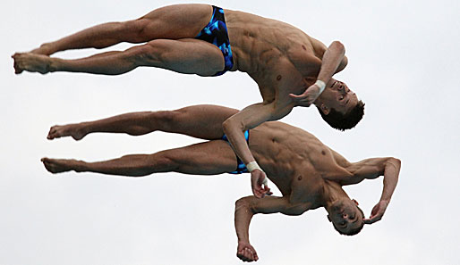 Patrick Hausding und Stephan Feck stehen beim Synchronspringen im Finale